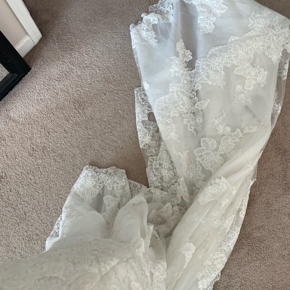 Enzoani Melani Wedding Dress - Picture 5 of 5